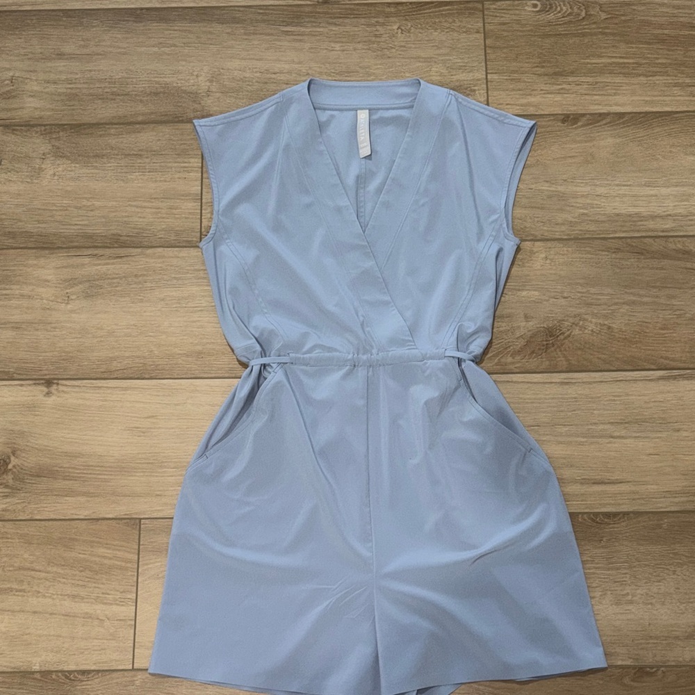 Athleta Marlow Romper in a blue gray color size xsmall NWOT - Picture 2 of 8